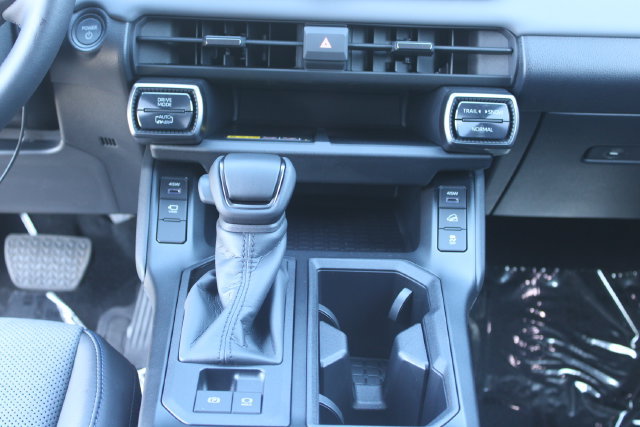 Used 2026 Toyota RAV4 XSE w/ Weather Package AWD/4WD image 17