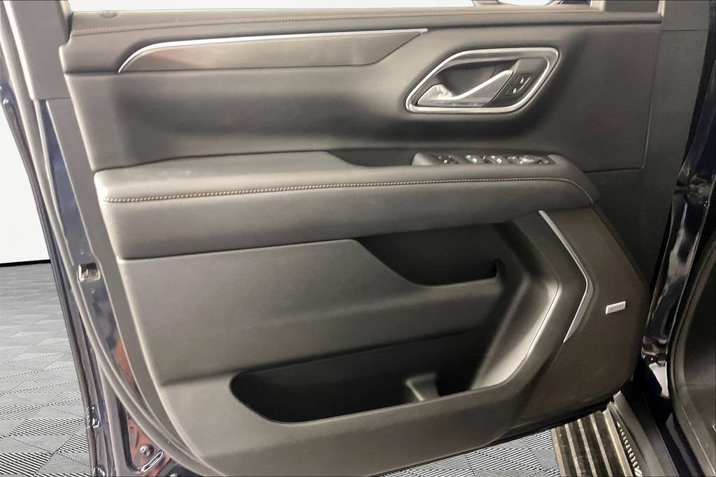 Used 2024 GMC Yukon AT4 w/ AT4 Premium Package AWD/4WD image 18