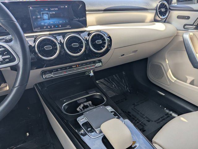 Used 2019 Mercedes-Benz A 220 image 24