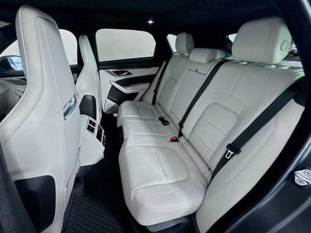 New 2026 Jaguar F-PACE R-Dynamic S image 24