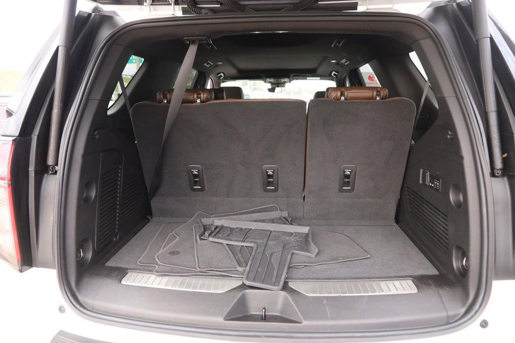 Used 2023 Chevrolet Tahoe High Country w/ Premium Package 2 image 7