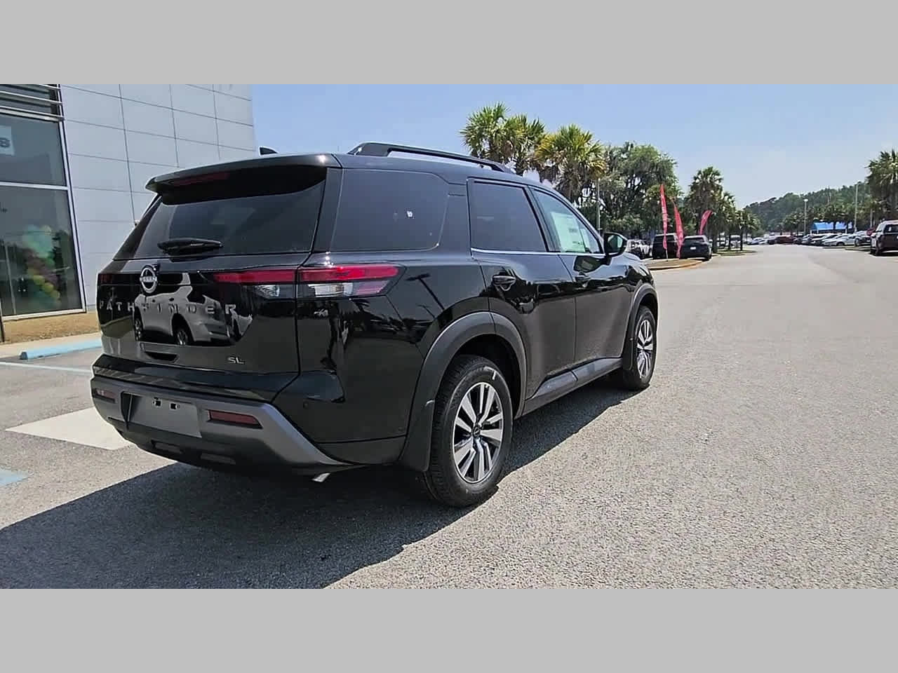 New 2026 Nissan Pathfinder SL FWD image 32