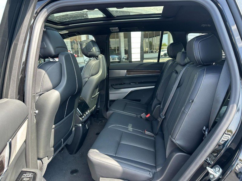 New 2026 Cadillac Vistiq Luxury image 8