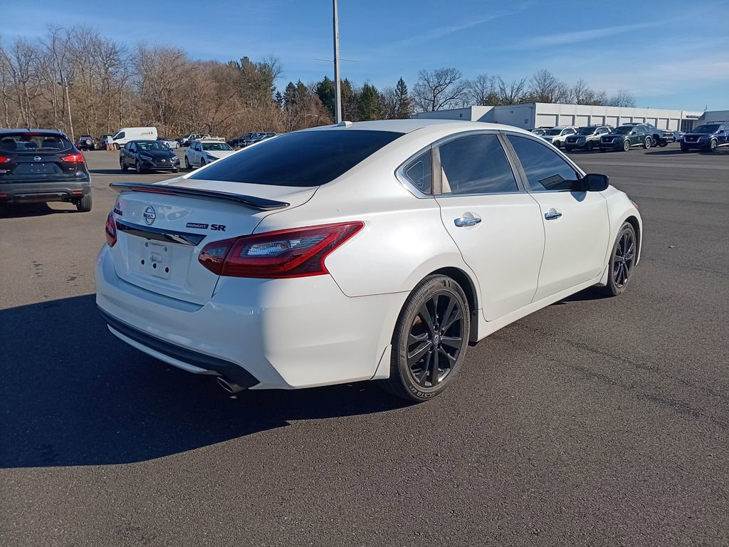 Used 2018 Nissan Altima 2.5 SR w/ SR Midnight Edition image 3