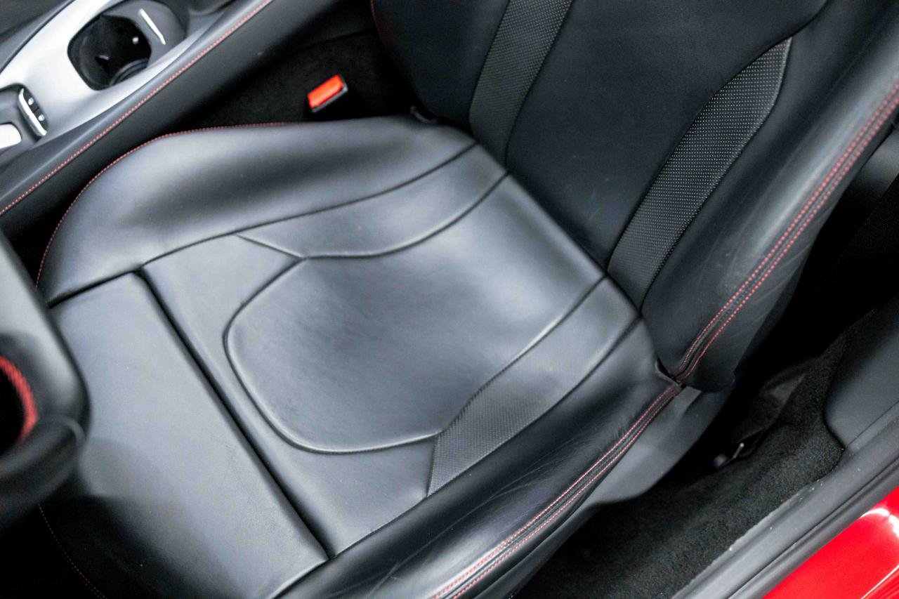Used 2019 Ferrari Portofino RWD image 48