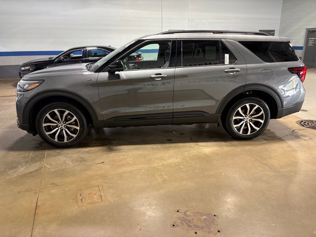 New 2026 Ford Explorer ST-Line image 5