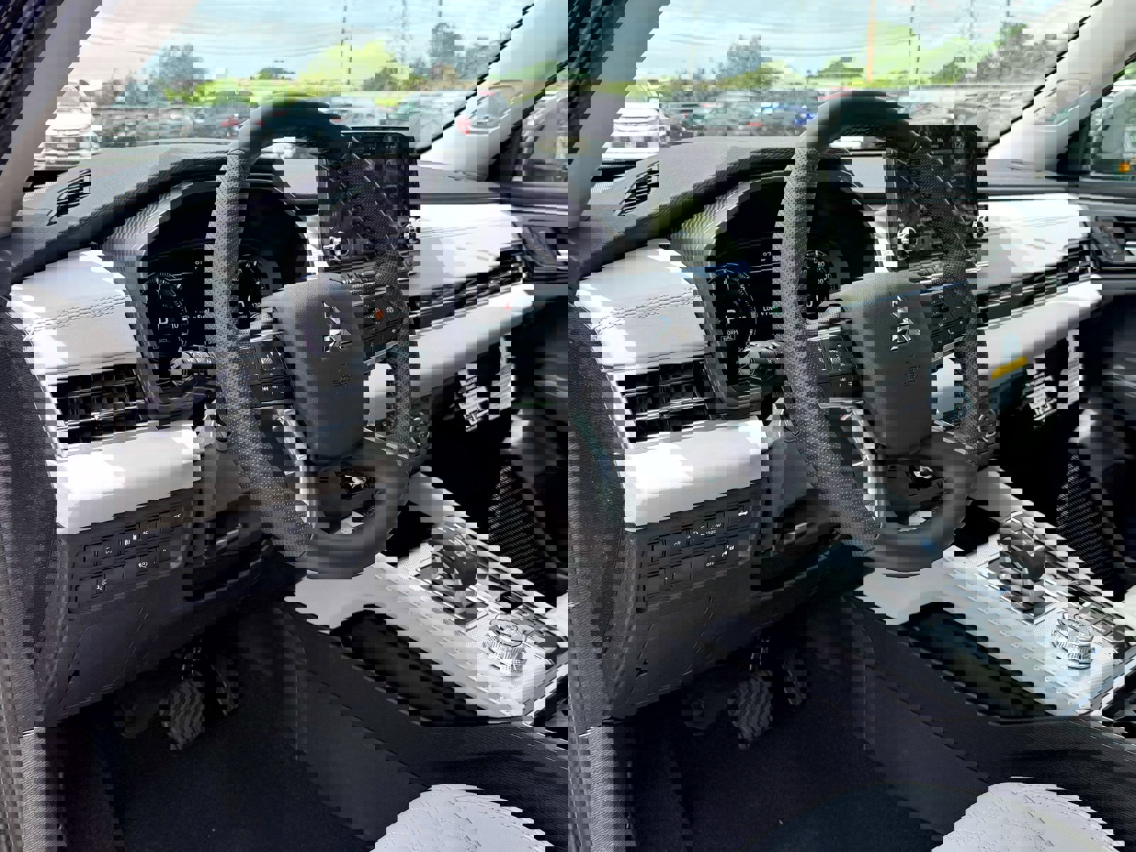 New 2025 Mitsubishi Outlander 4WD Plug-In Hybrid image 3