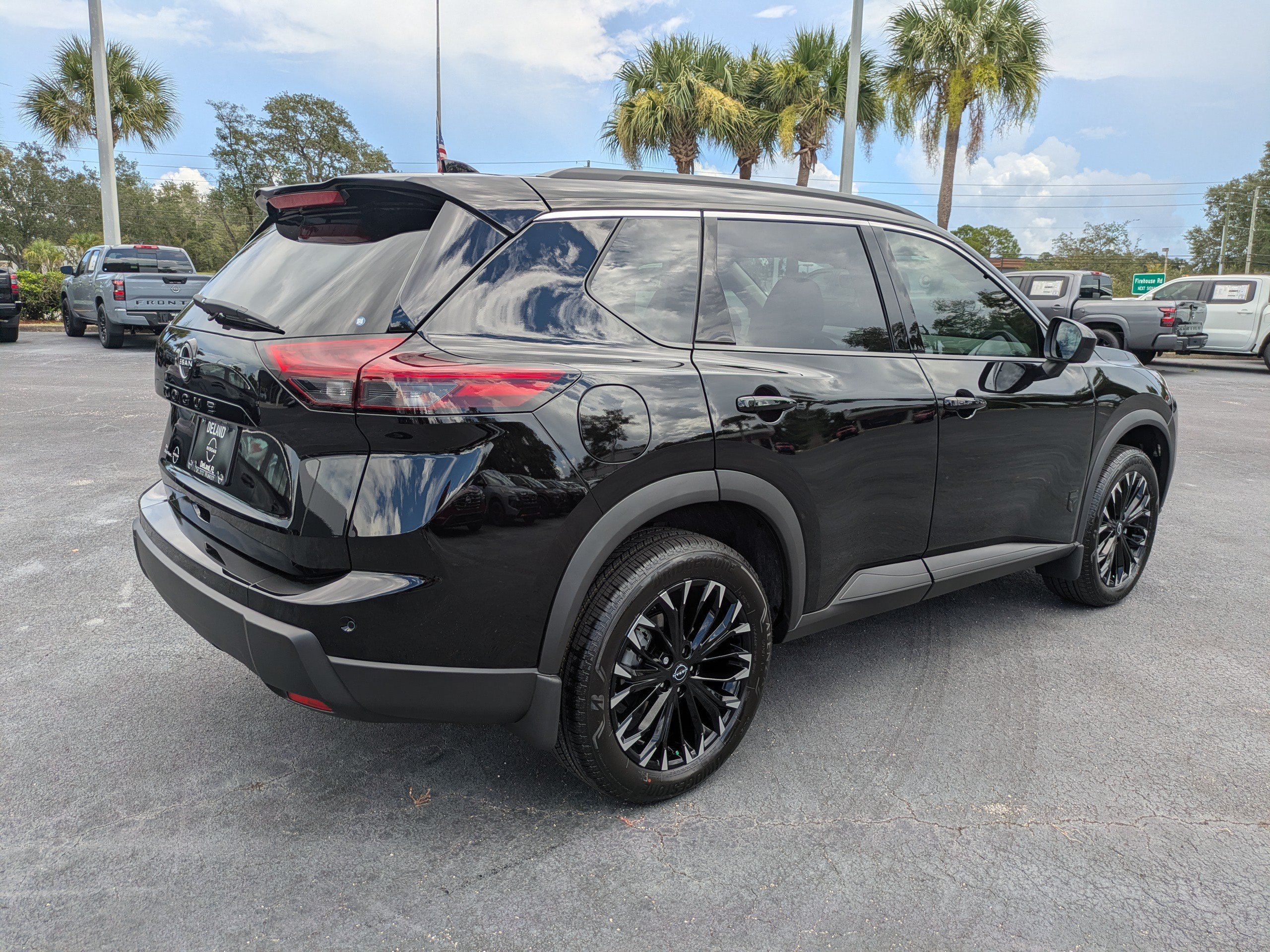 New 2026 Nissan Rogue Dark Armor FWD image 4