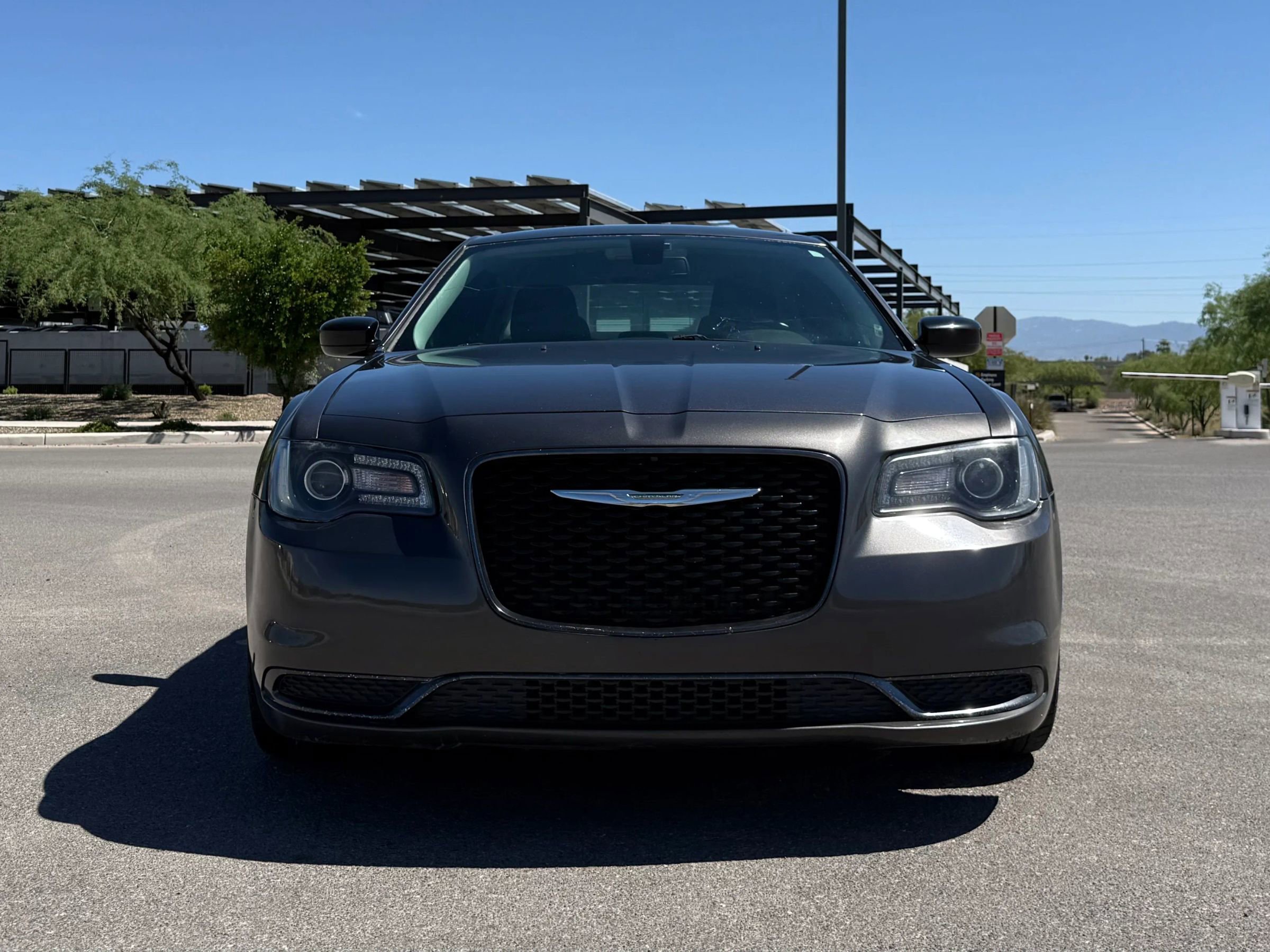 Used 2018 Chrysler 300 Touring w/ Sport Appearance Package image 7