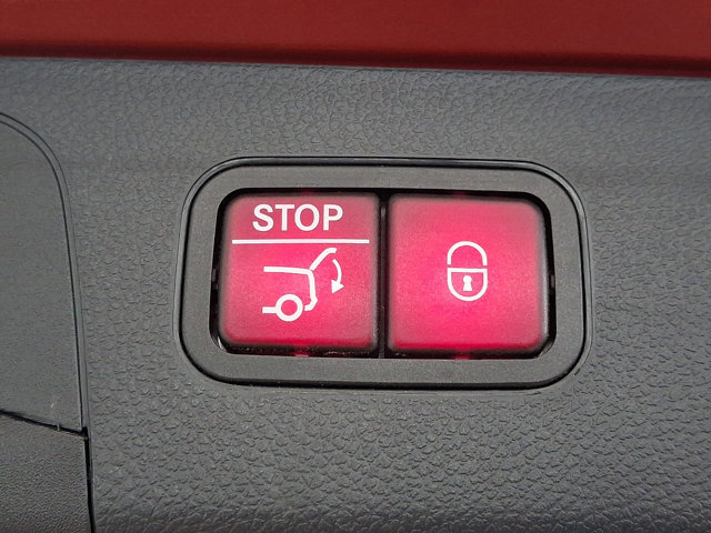 Used 2021 Mercedes-Benz GLC 300 4MATIC image 33