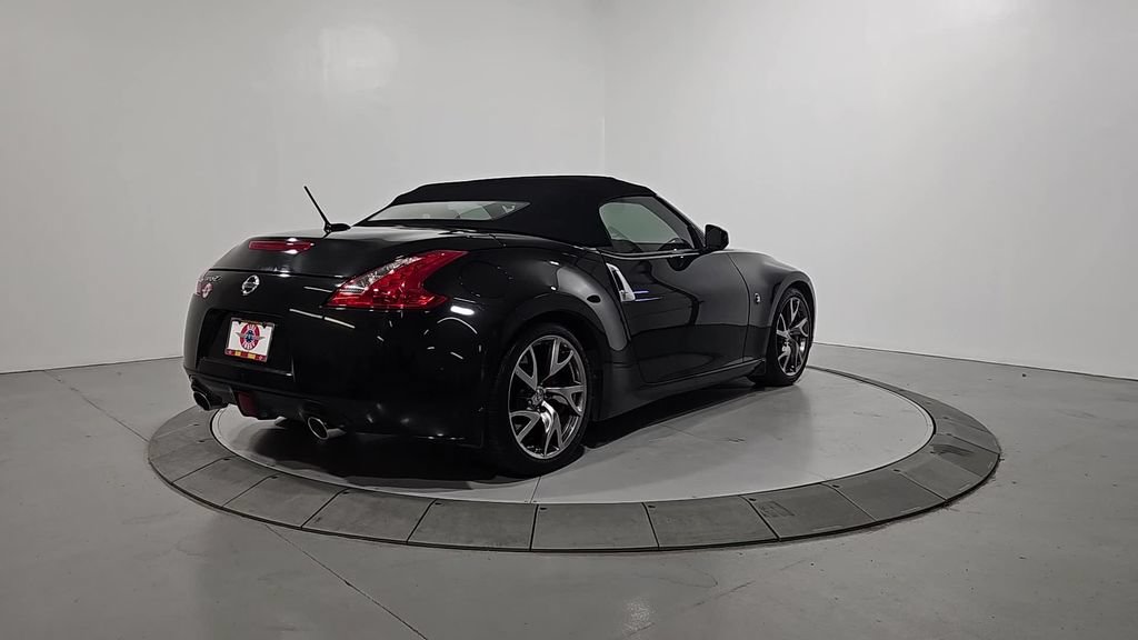 Used 2013 Nissan 370Z Touring w/ Sport Pkg RWD image 5