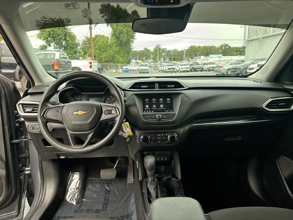 Used 2021 Chevrolet TrailBlazer LS FWD image 29