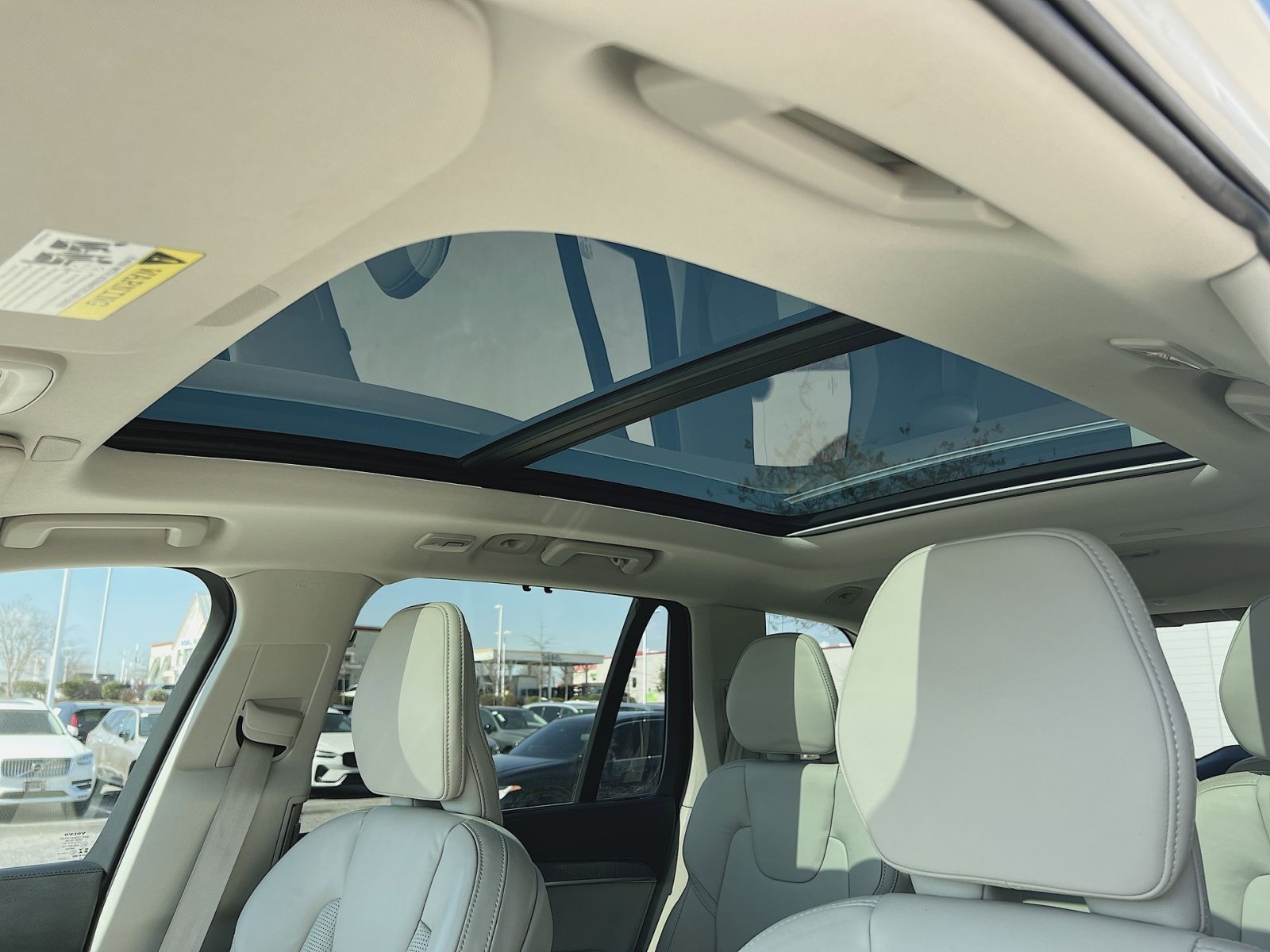 Used 2023 Volvo XC90 B6 Ultimate w/ Protection Package Premier image 24