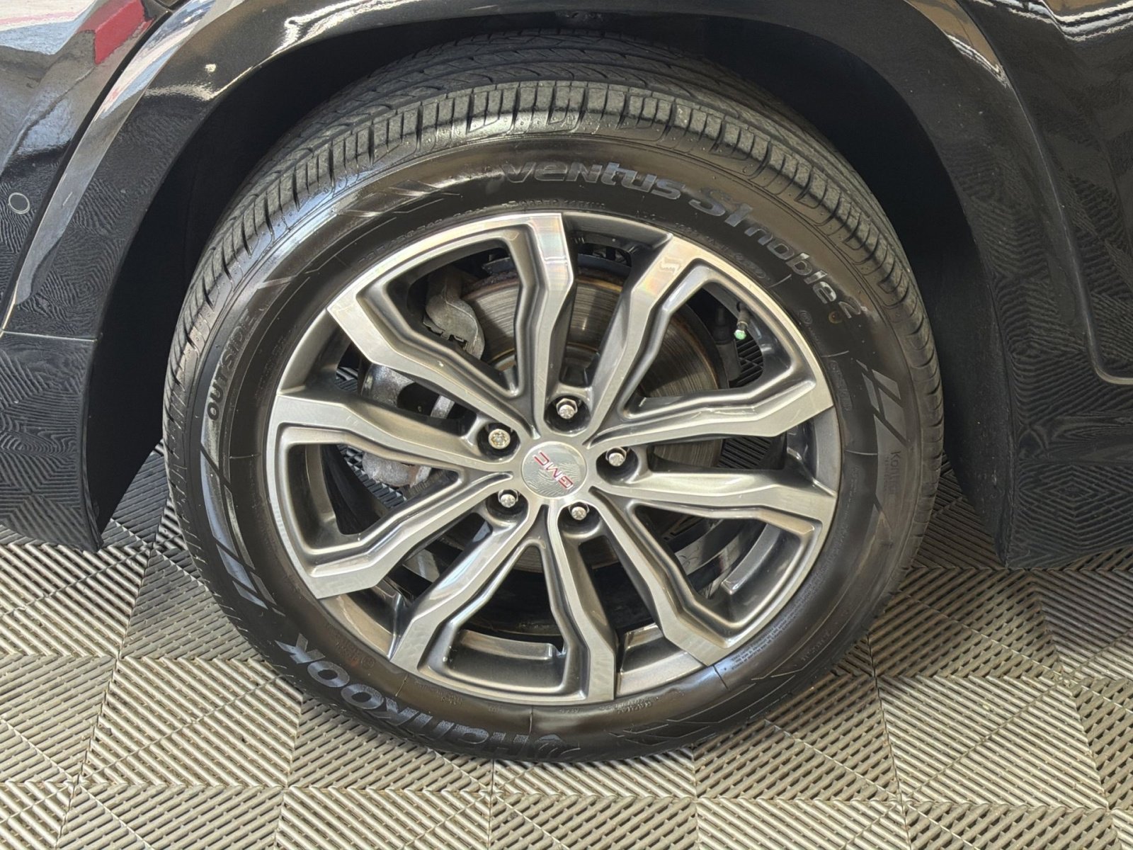 Used 2020 GMC Terrain Denali w/ Denali Premium Package image 12