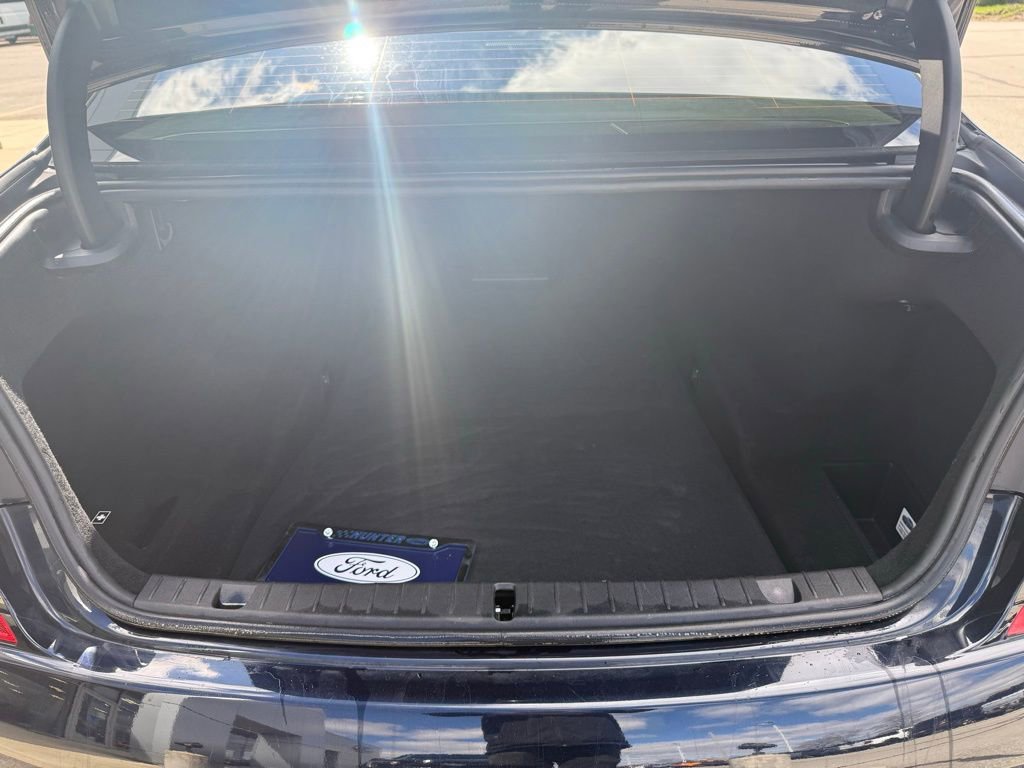 Used 2017 BMW 750i xDrive image 23