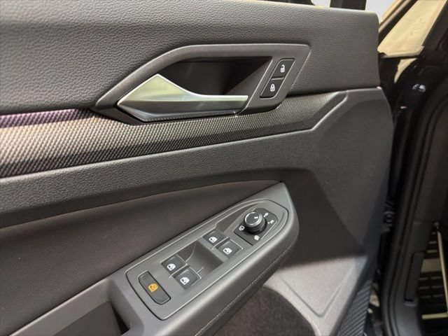 New 2026 Volkswagen GTI SE FWD image 13