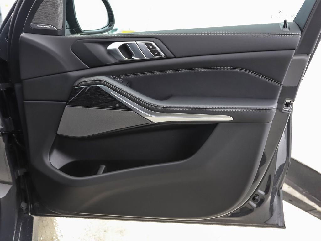 New 2026 BMW X5 xDrive40i w/ M Sport Package image 29