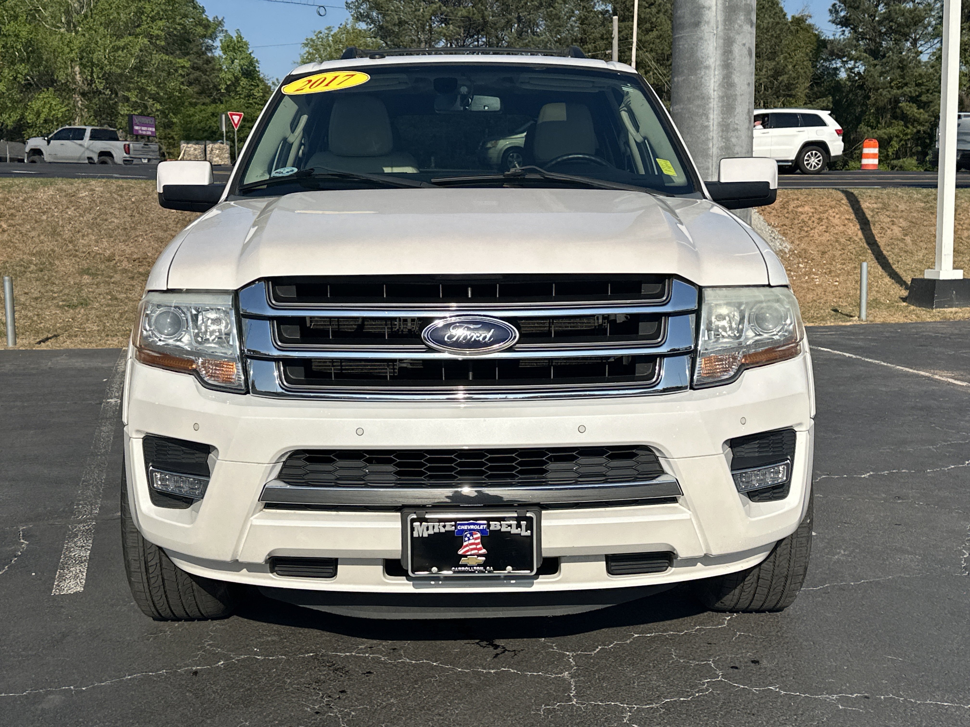 Used 2017 Ford Expedition Limited w/ Equipment Group 301A RWD image 3