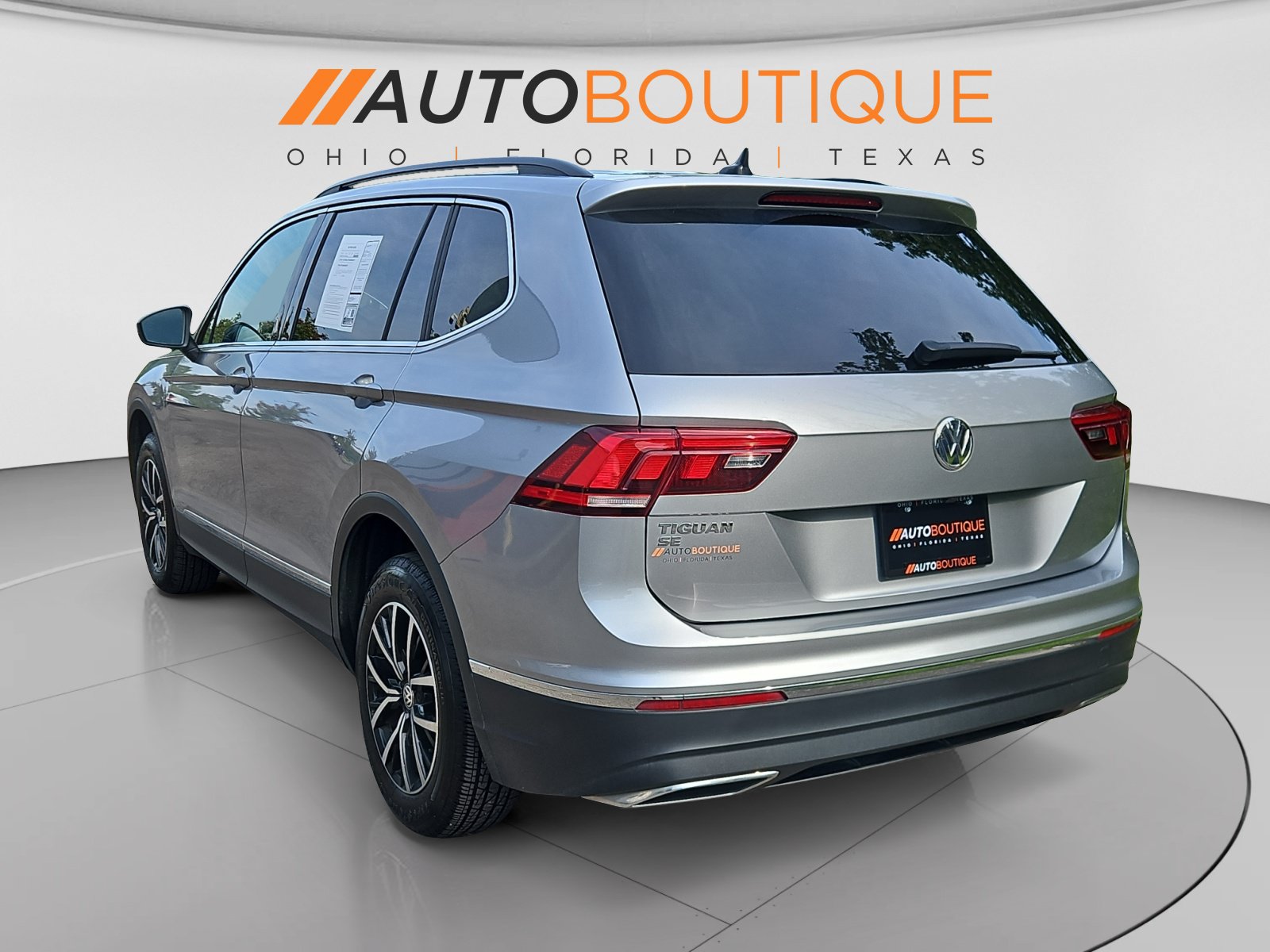 Used 2021 Volkswagen Tiguan SE FWD image 3