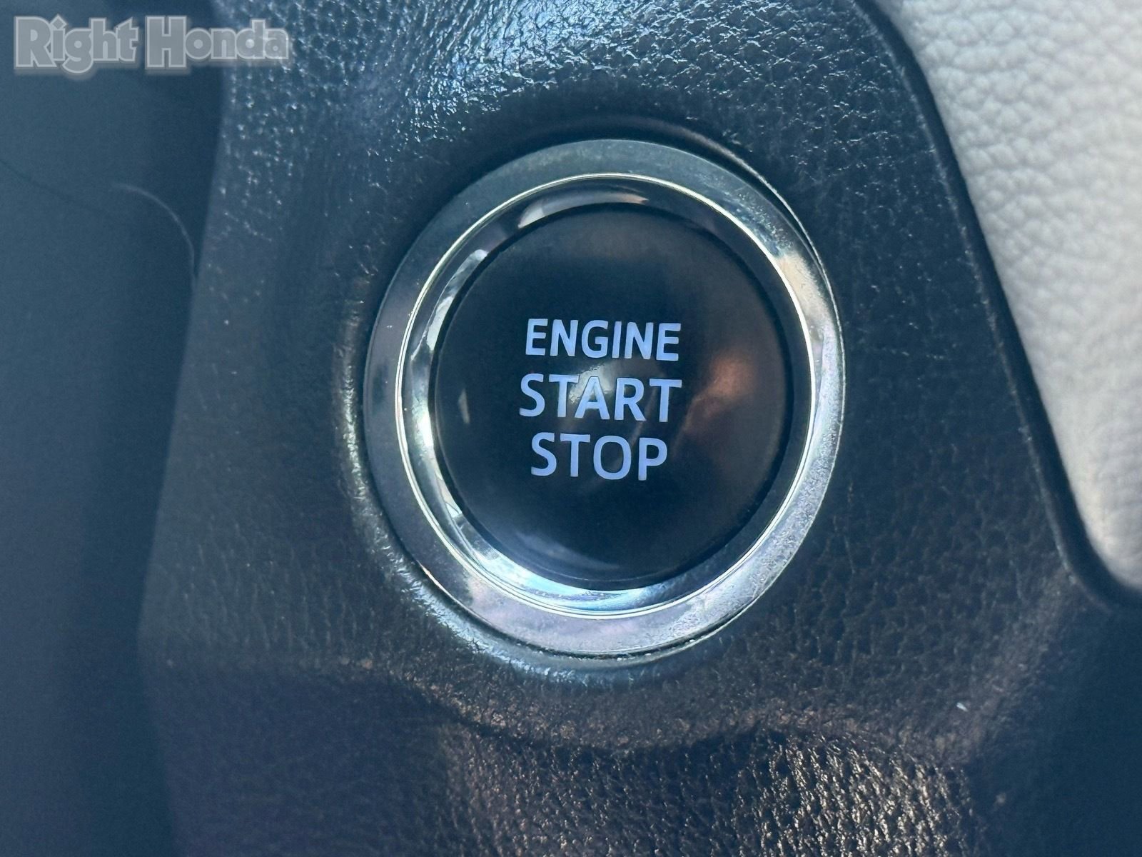 Used 2021 Toyota RAV4 XLE Premium image 24