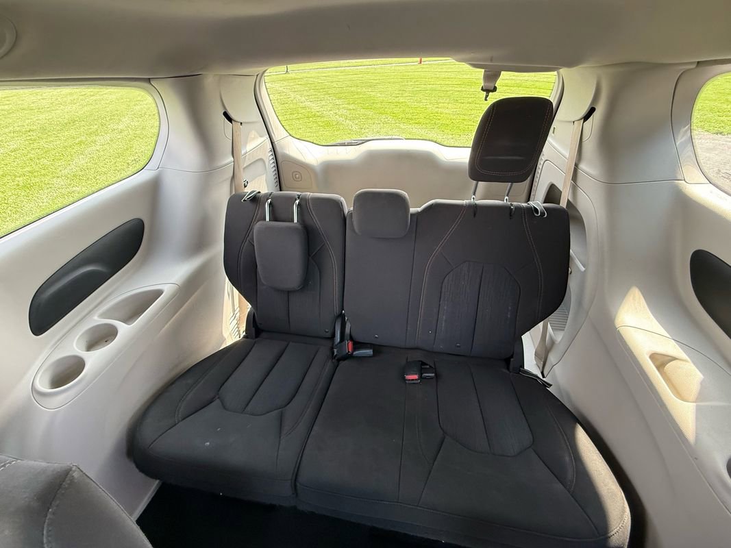 Used 2018 Chrysler Pacifica Touring Plus w/ Tire & Wheel Group image 18