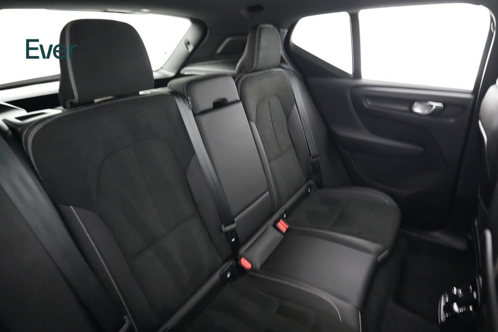 Used 2023 Volvo XC40 Recharge Plus AWD/4WD image 5