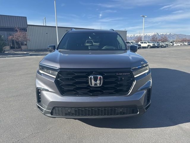 Used 2025 Honda Pilot Black Edition image 4