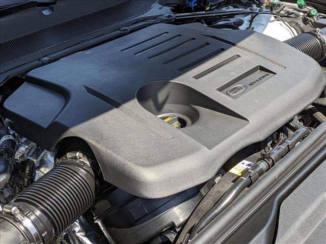 New 2025 Land Rover Discovery Dynamic SE image 19