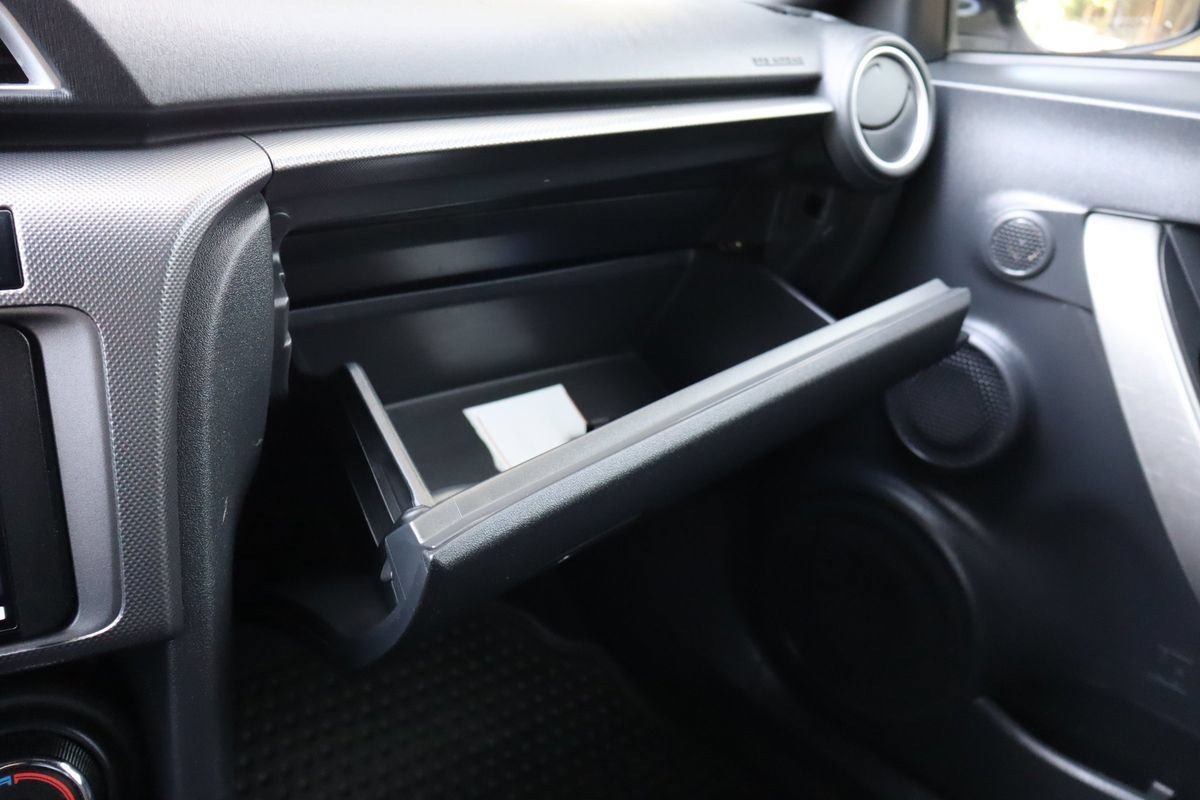 Used 2015 Scion tC FWD image 32
