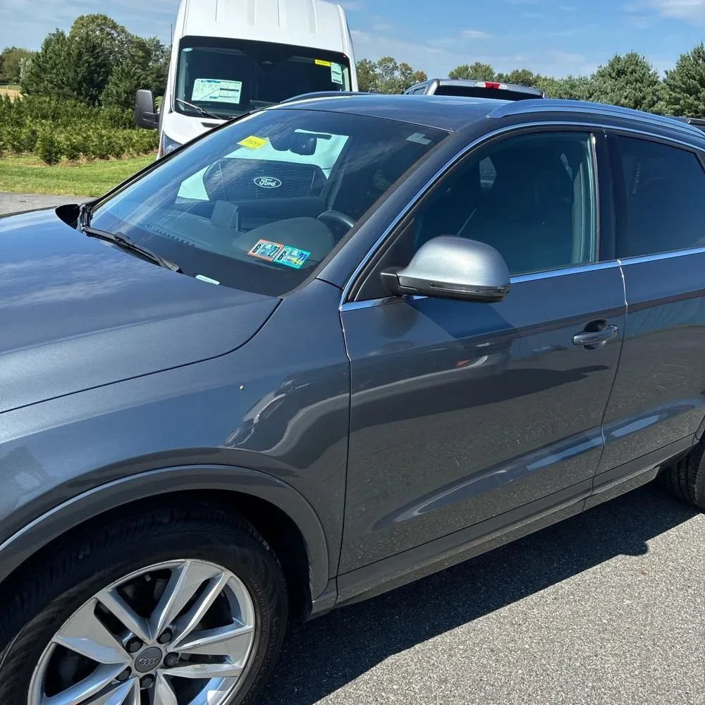 Used 2017 Audi Q3 2.0T Premium Plus w/ Premium Plus Package AWD/4WD image 2