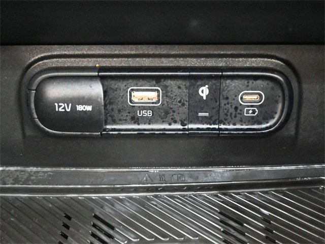 Used 2023 Kia Sportage SX image 3
