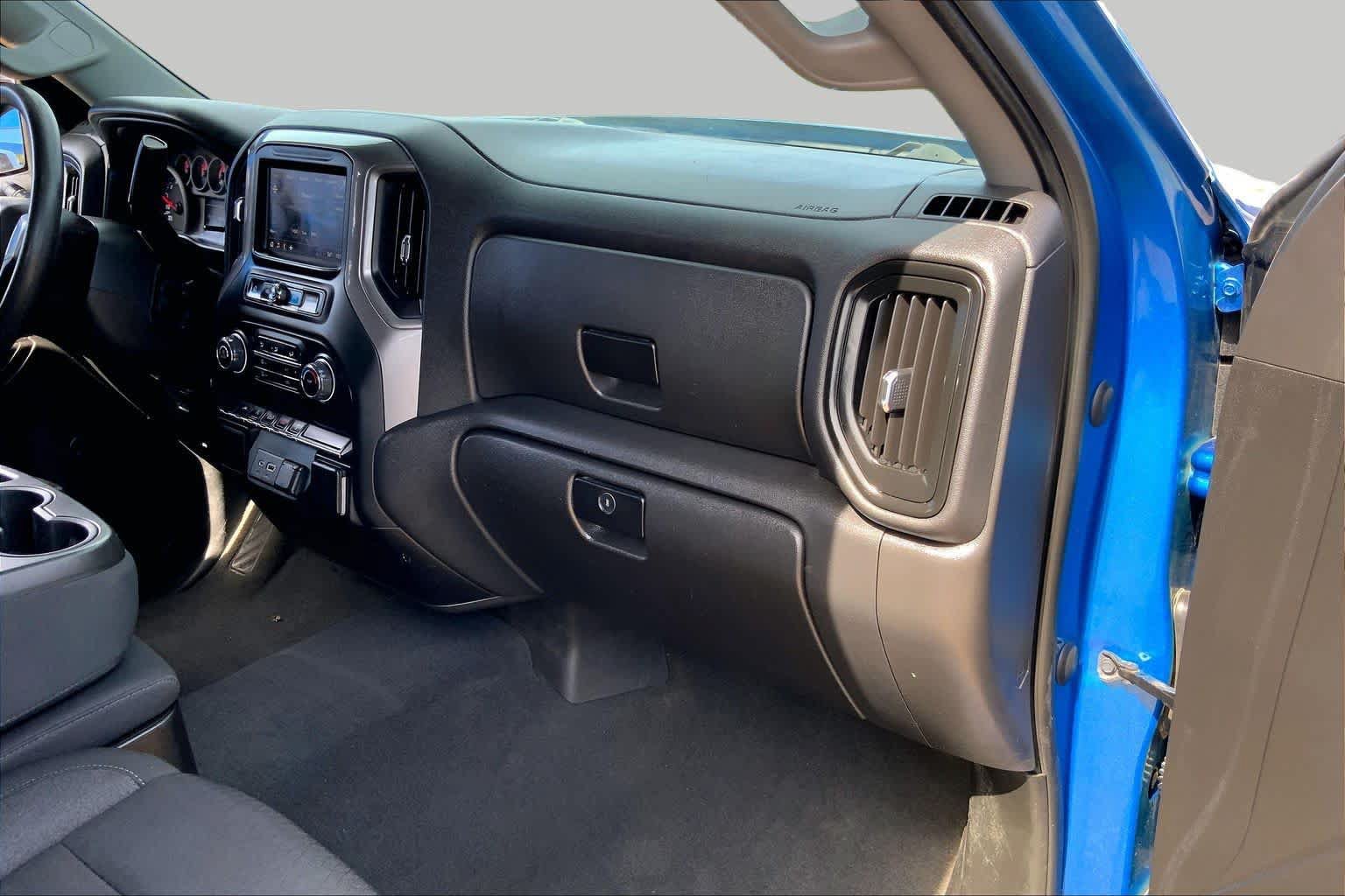 Certified 2022 Chevrolet Silverado 1500 Custom w/ LPO, Dark Essentials Package AWD/4WD image 19