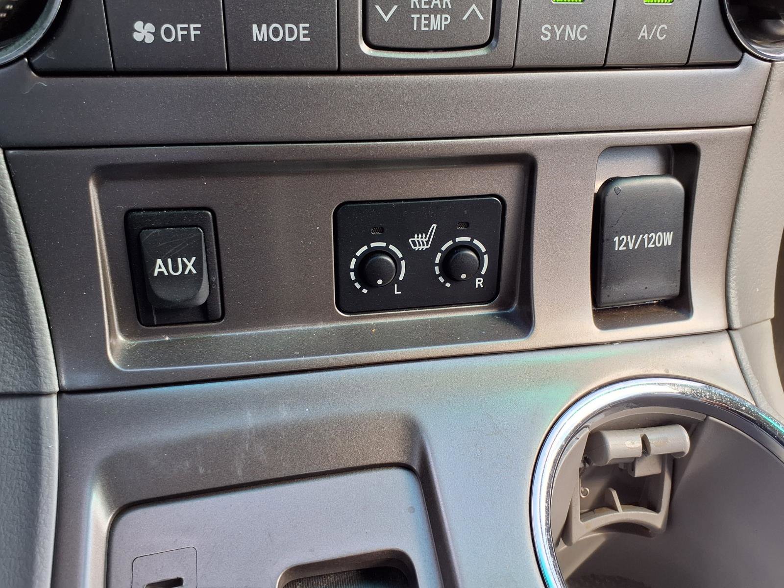 Used 2010 Toyota Highlander SE image 9