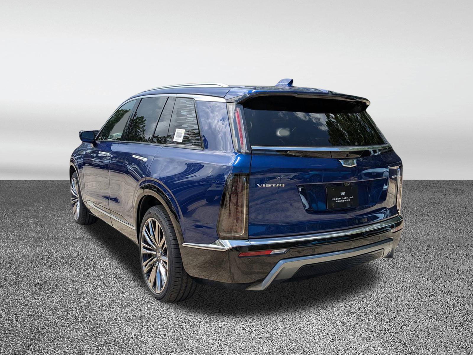 New 2026 Cadillac Vistiq Premium Luxury w/ LPO, Floor Liner Package AWD/4WD image 19