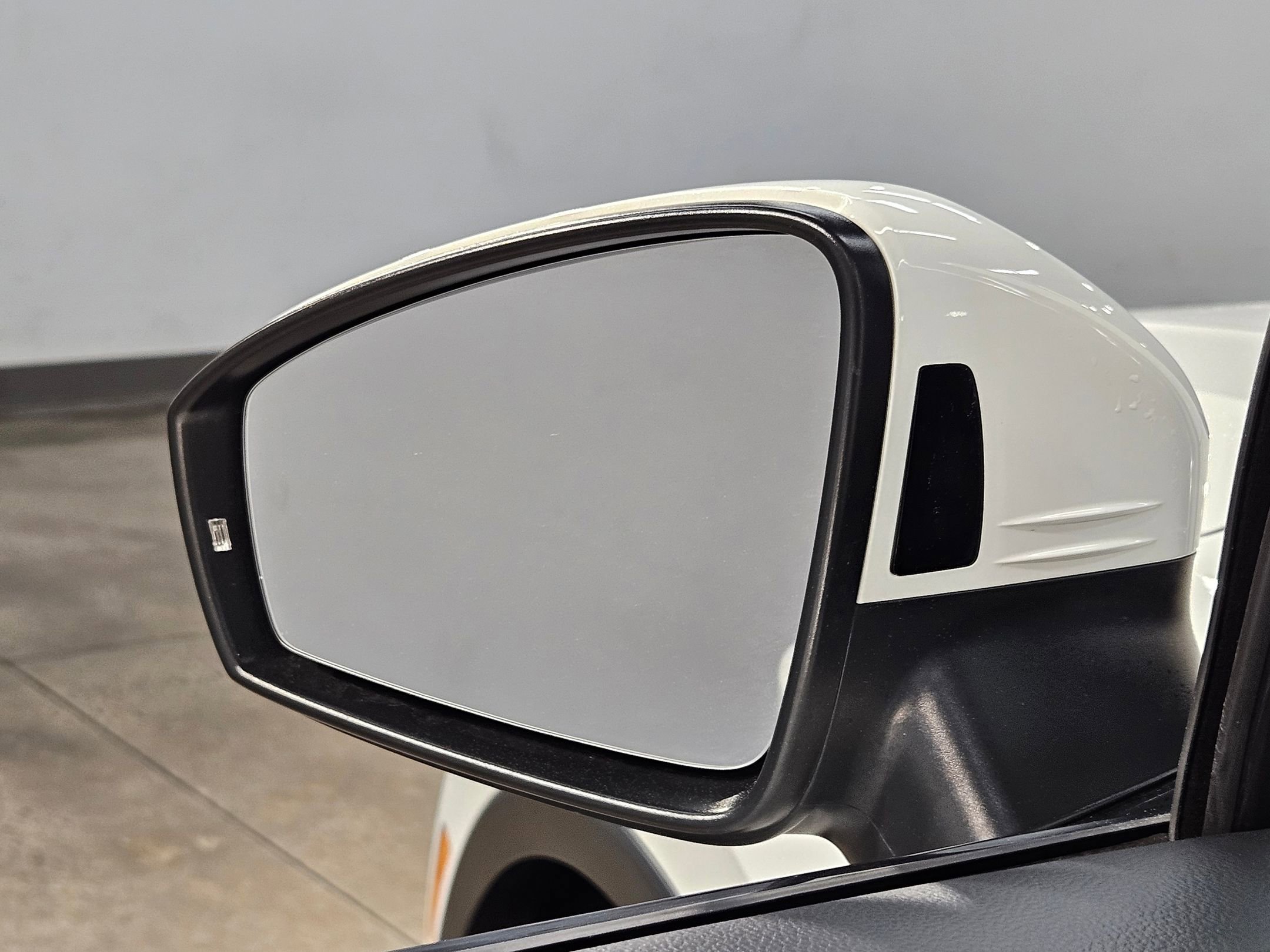 Used 2024 Volkswagen Tiguan SE image 22