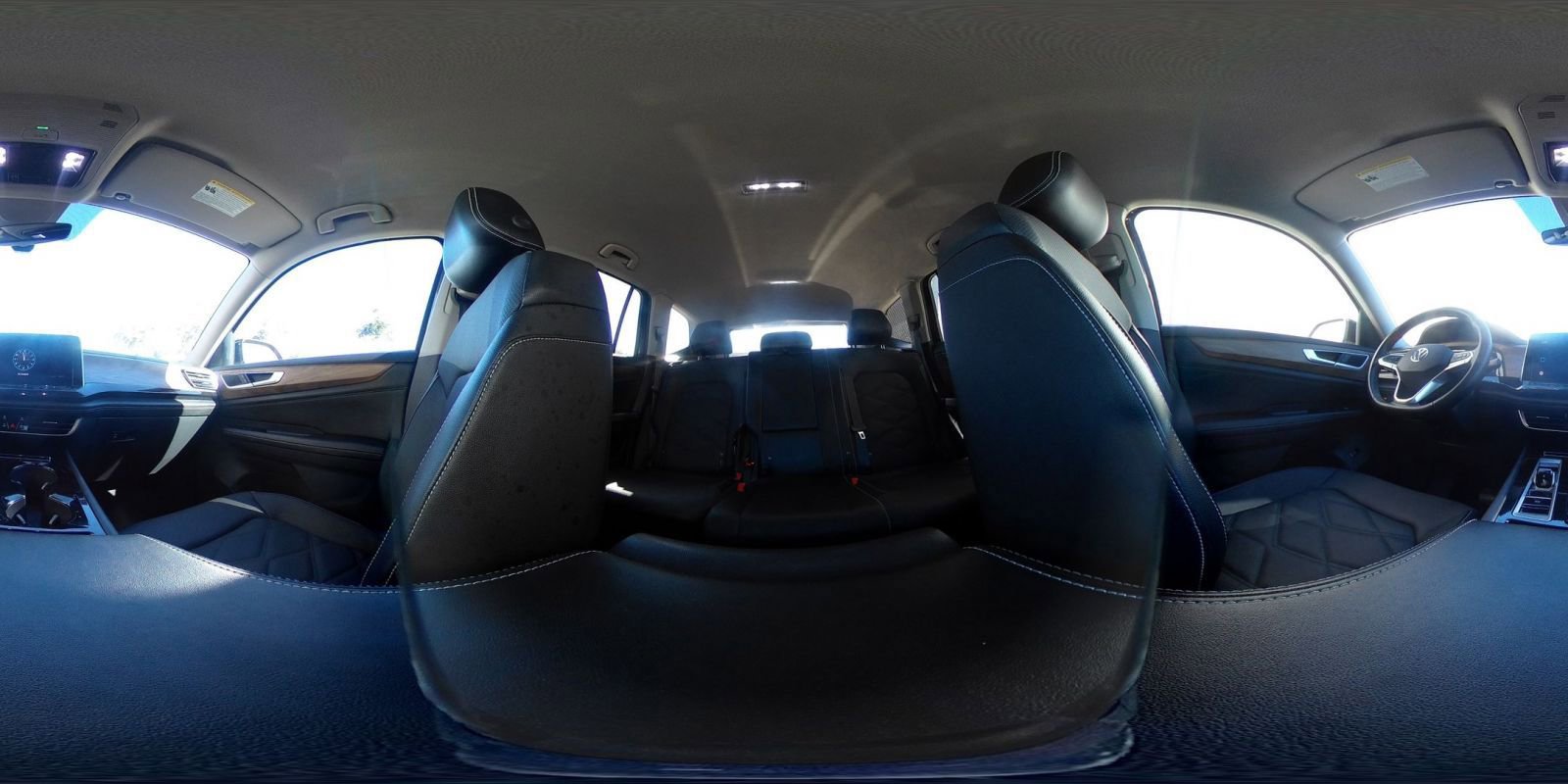 Used 2025 Volkswagen Atlas SE image 42