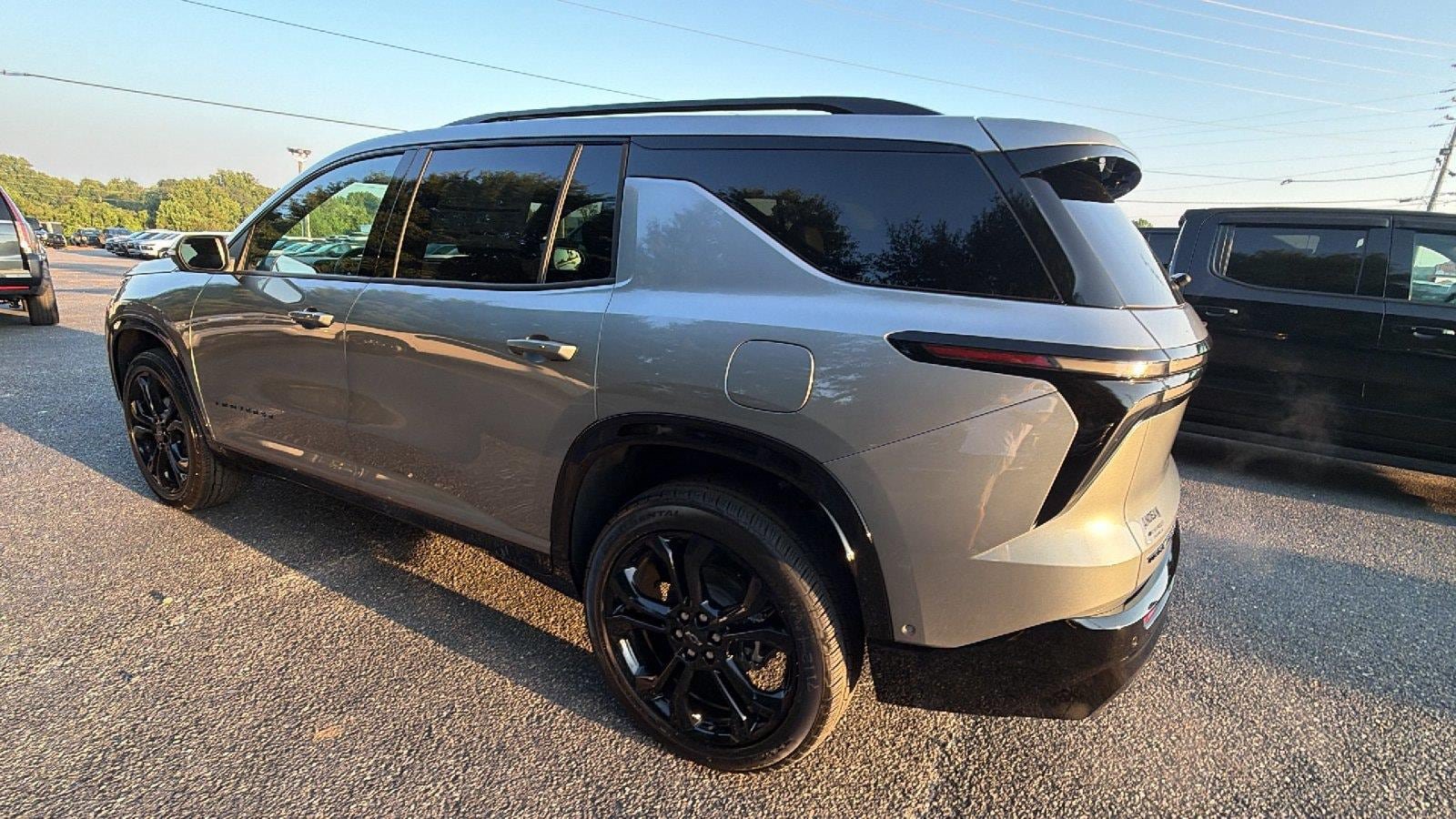 New 2027 Chevrolet Traverse RS w/ LPO, Floor Liner Package FWD image 10