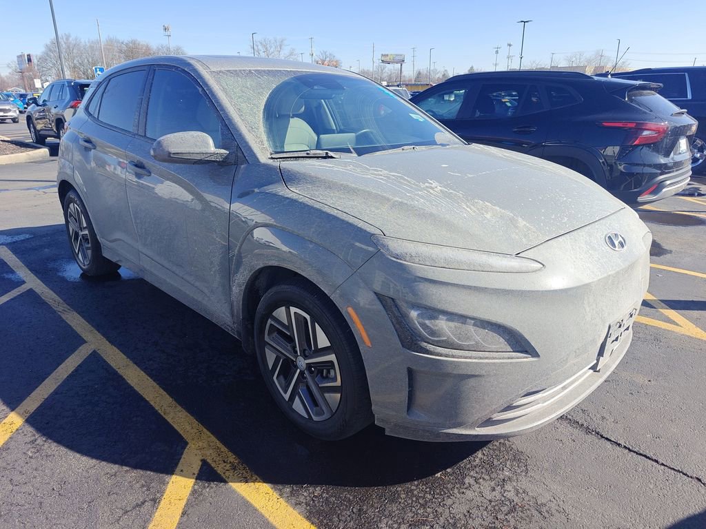 Used 2023 Hyundai Kona Limited image 3