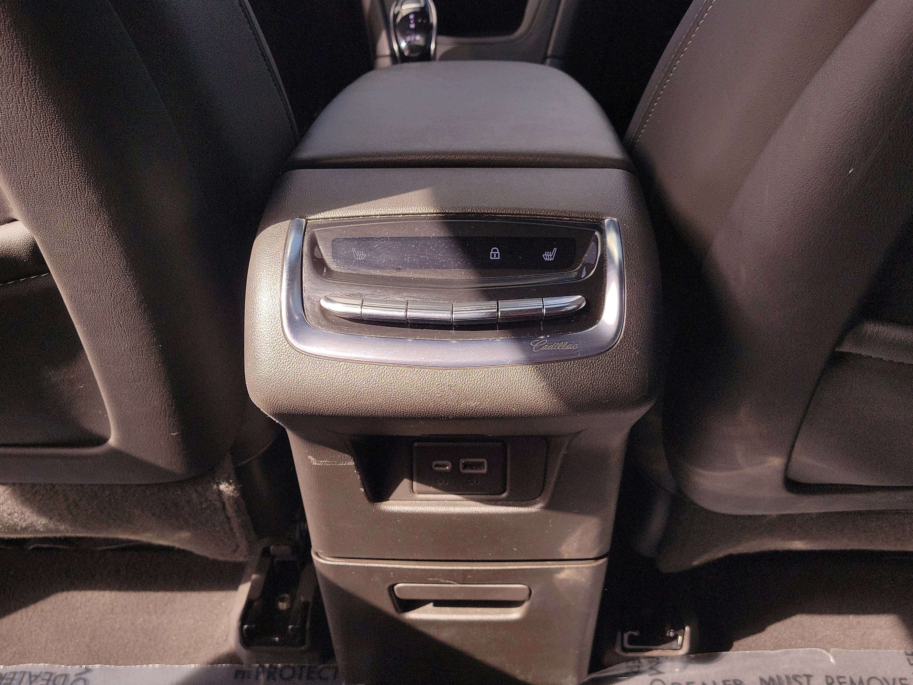 Used 2022 Cadillac XT6 Premium Luxury w/ Technology Package AWD/4WD image 9