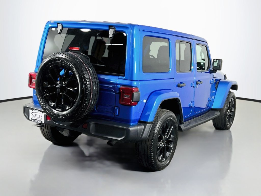 Used 2021 Jeep Wrangler Unlimited Sahara w/ Cold Weather Group AWD/4WD image 7