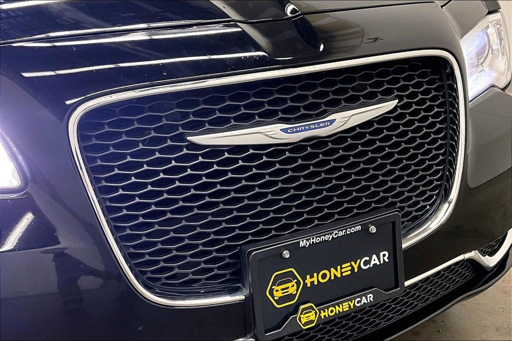 Used 2023 Chrysler 300 Touring AWD/4WD image 31