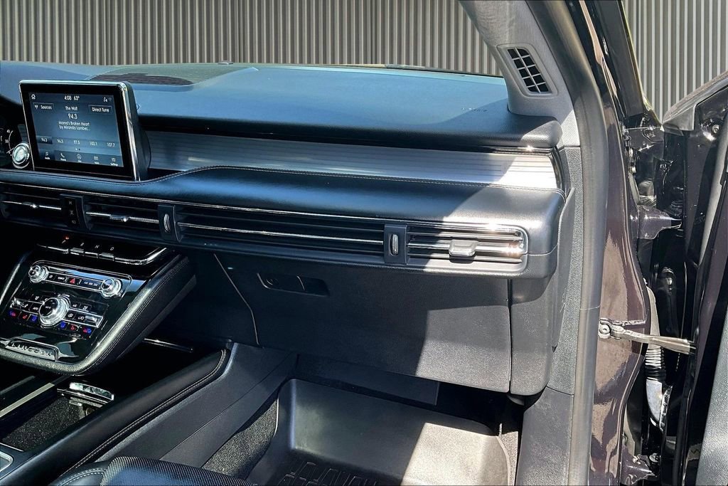 Used 2021 Lincoln Corsair AWD w/ Premium Package image 17