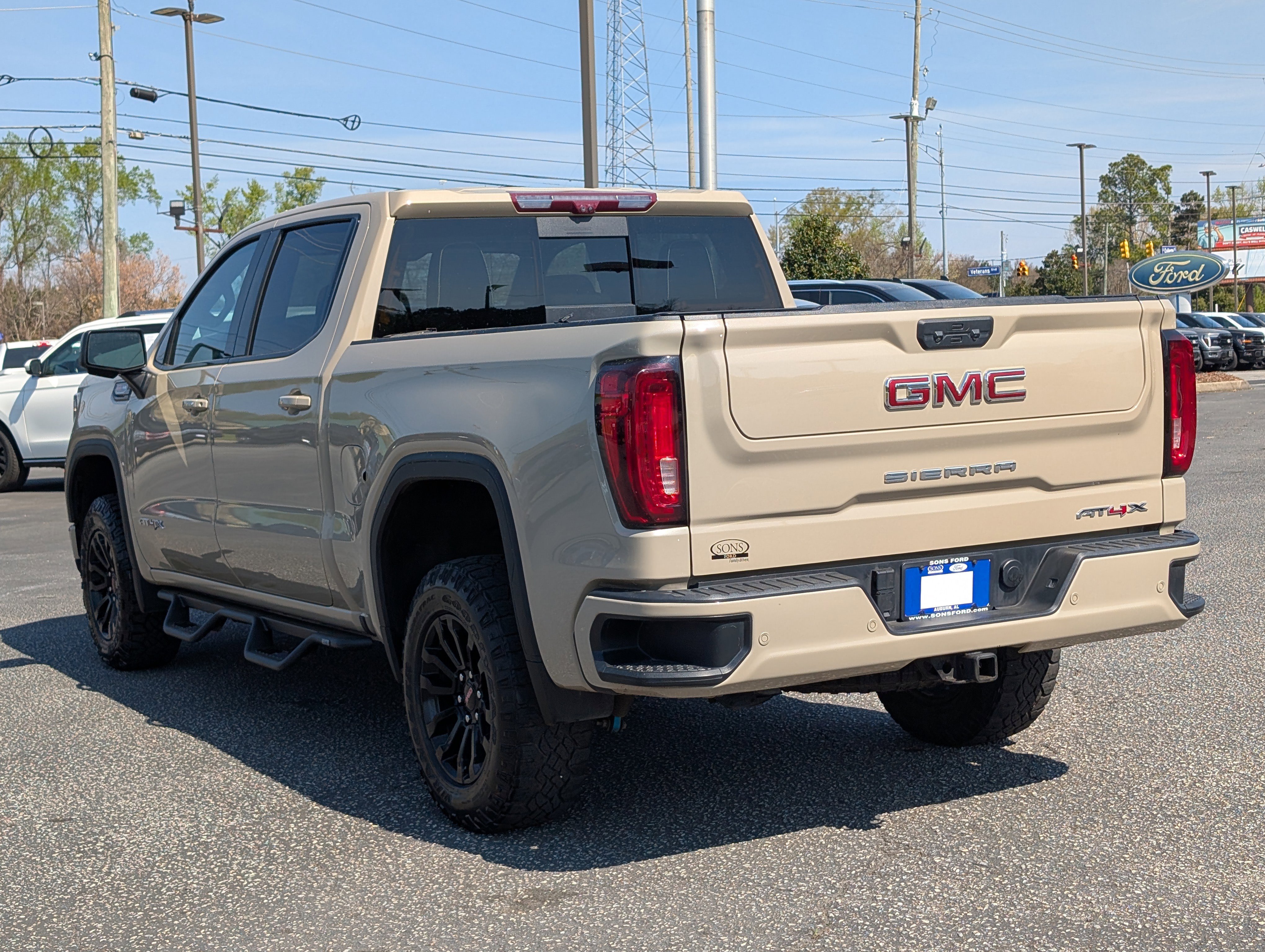 Used 2023 GMC Sierra 1500 AT4X image 13