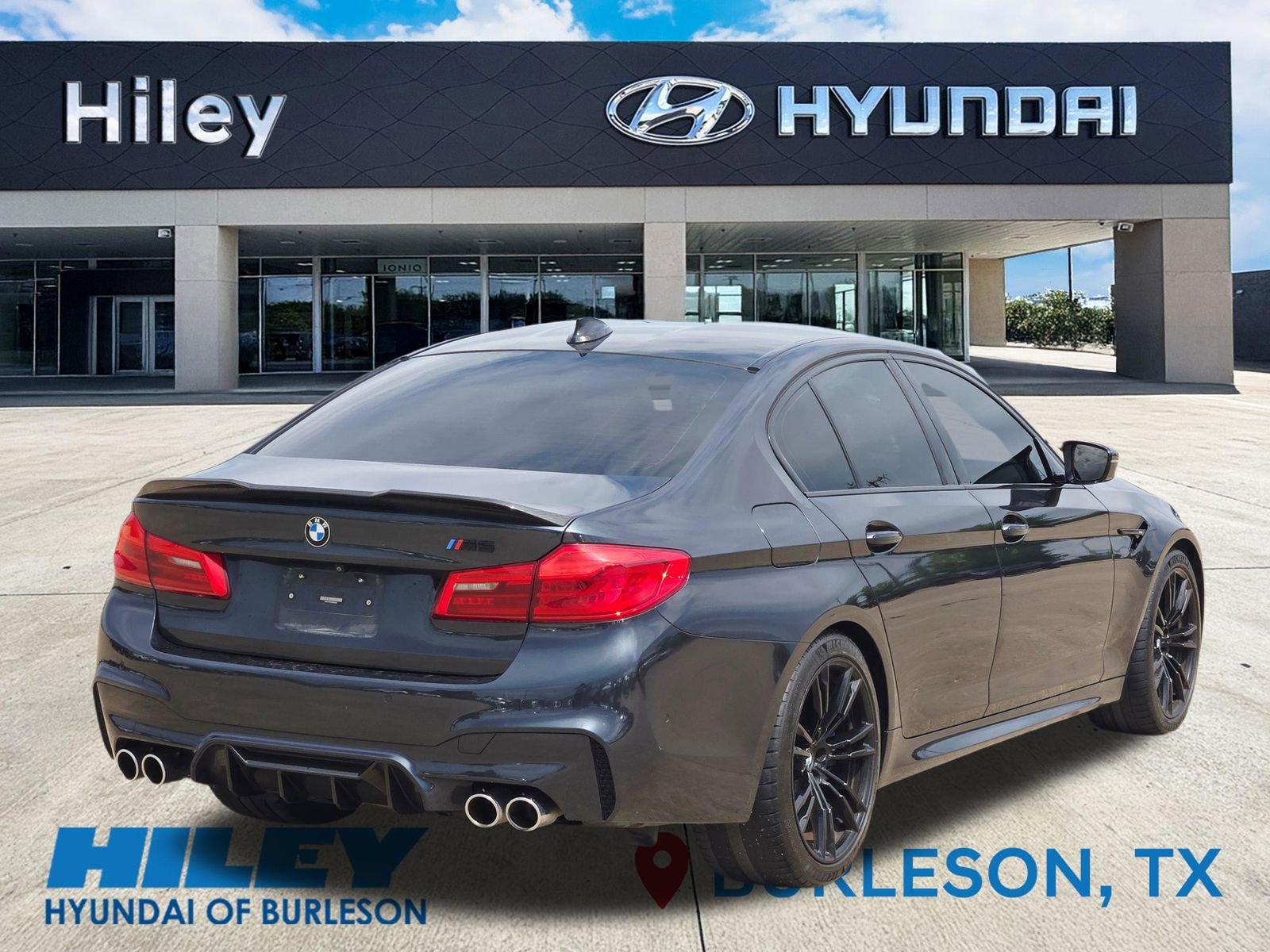 Used 2018 BMW M5 w/ Executive Package image 4