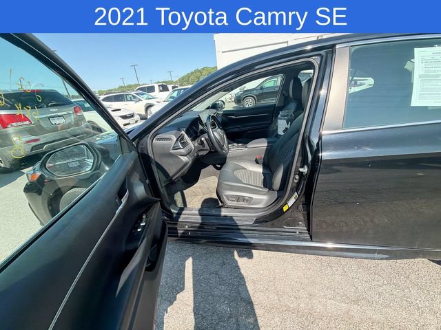 Used 2021 Toyota Camry SE FWD image 2