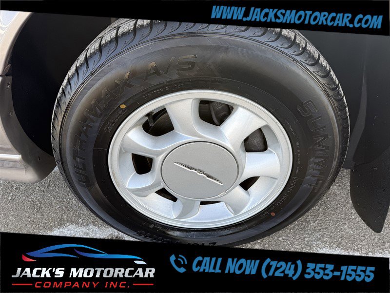 Used 1995 Ford Thunderbird LX image 12