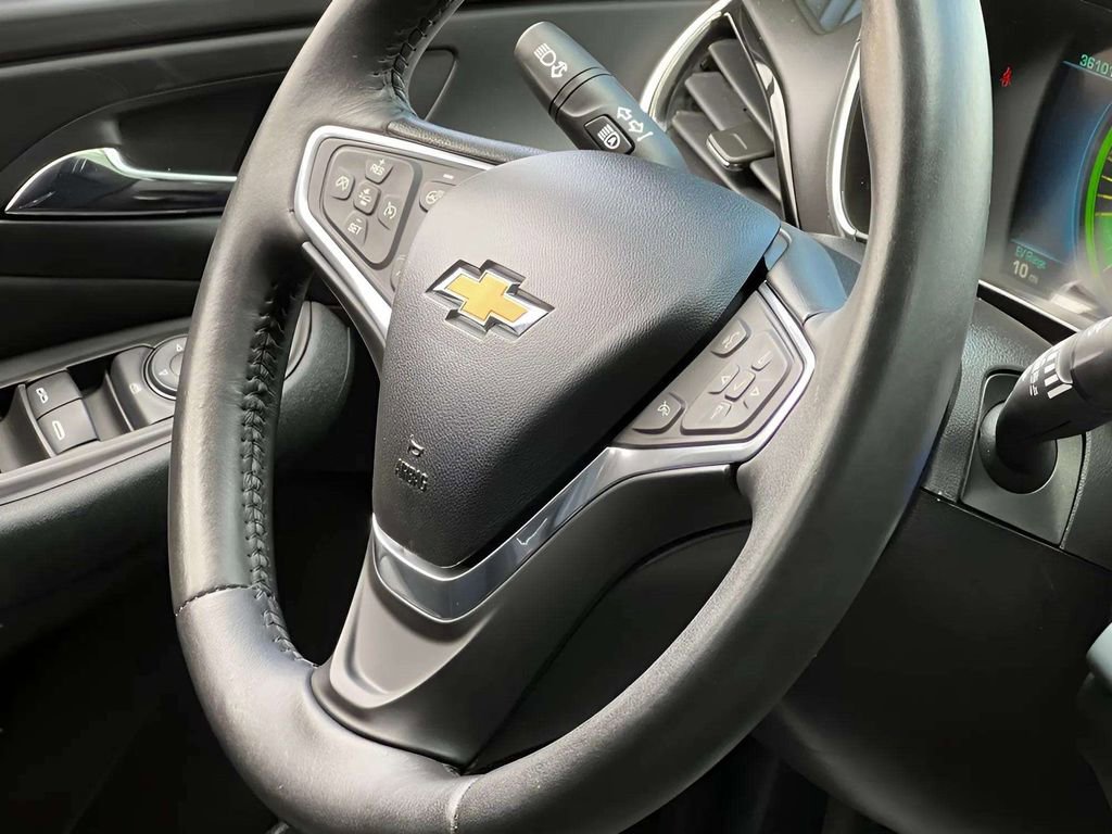 Used 2017 Chevrolet Volt Premier w/ Driver Confidence II Package FWD image 33