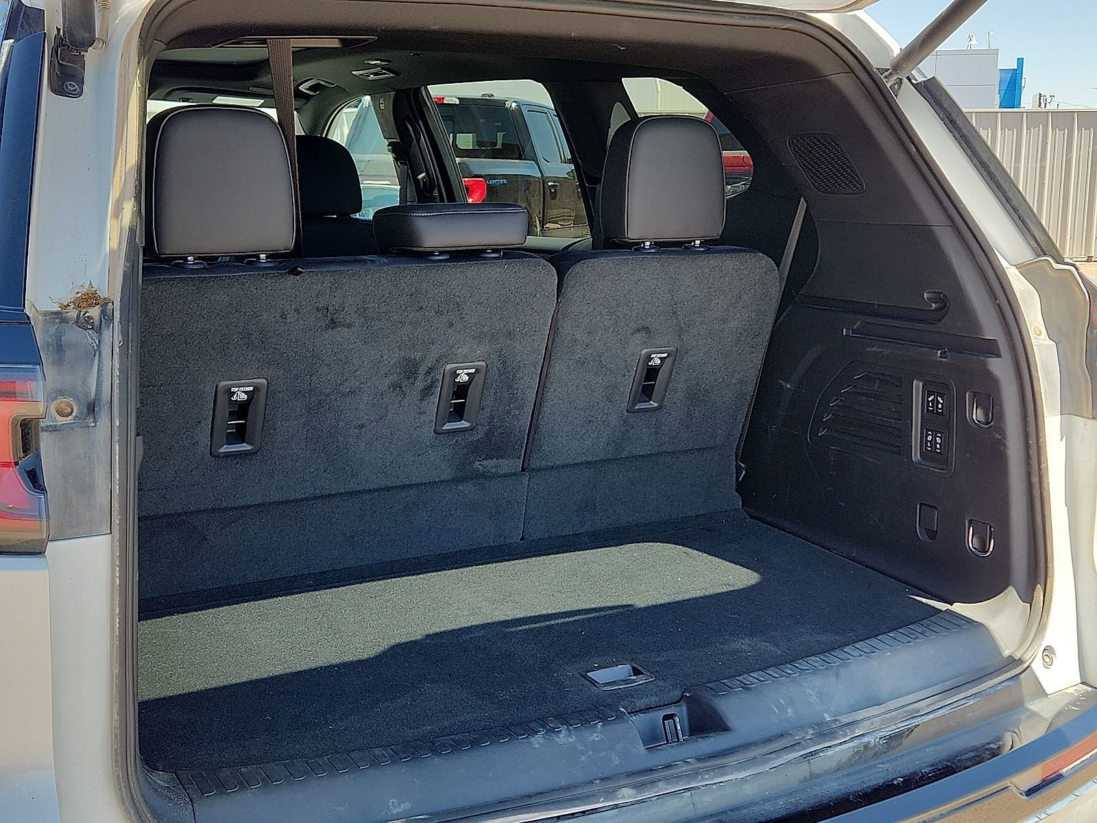 Used 2024 GMC Acadia Denali w/ Super Cruise Package FWD image 8