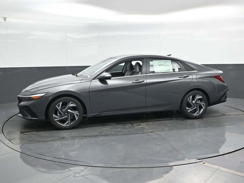 Certified 2025 Hyundai Elantra Limited image 8