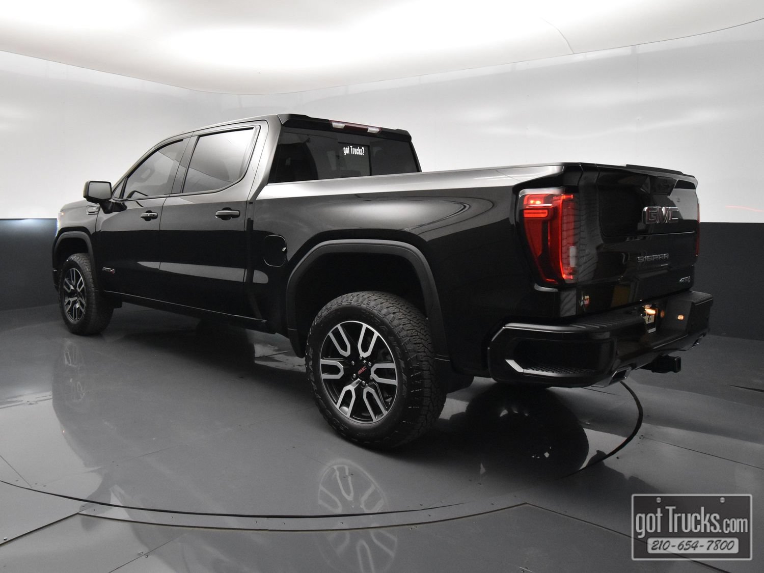 Used 2024 GMC Sierra 1500 AT4 w/ AT4 Preferred Package AWD/4WD image 5
